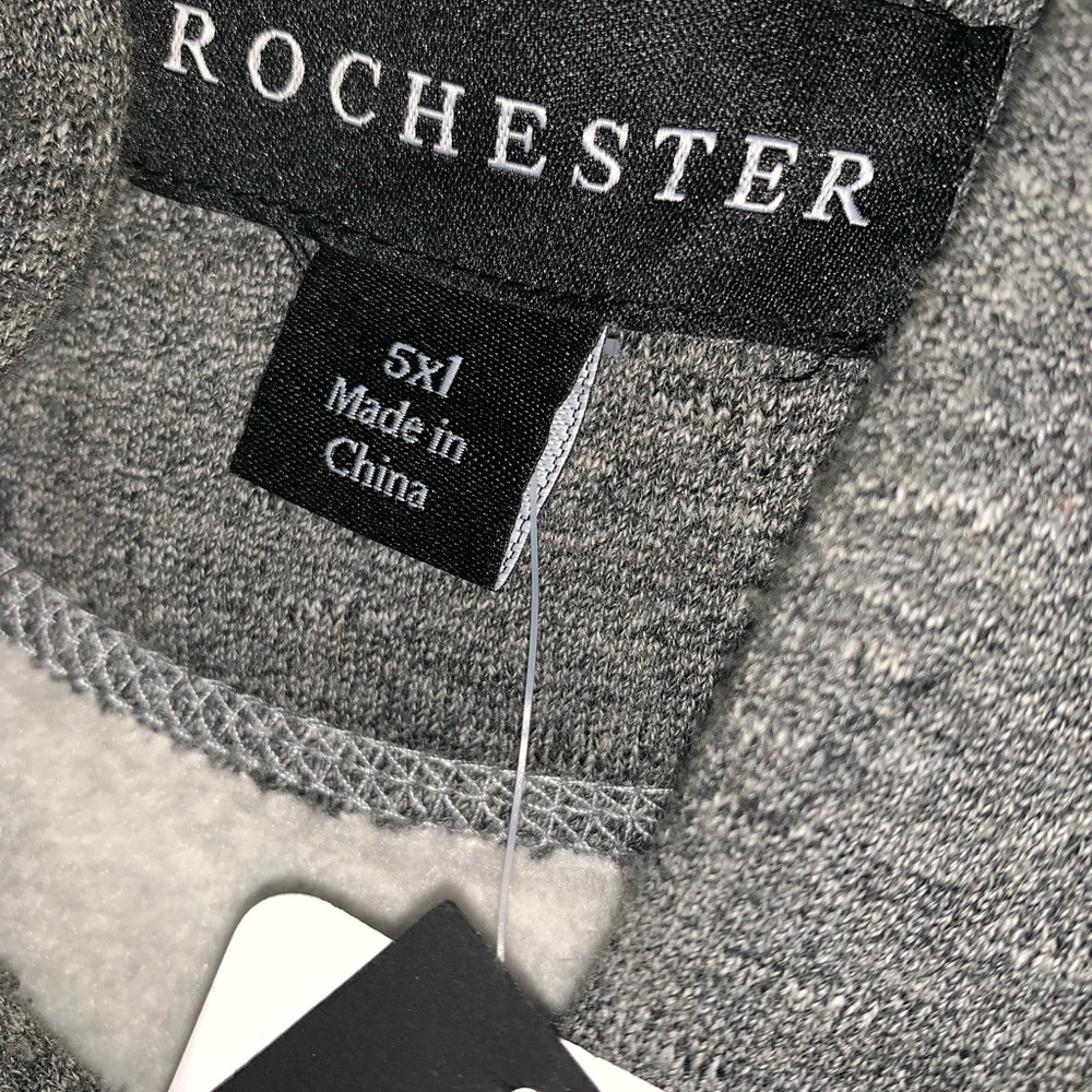 Sweater - Picture 4 of 4